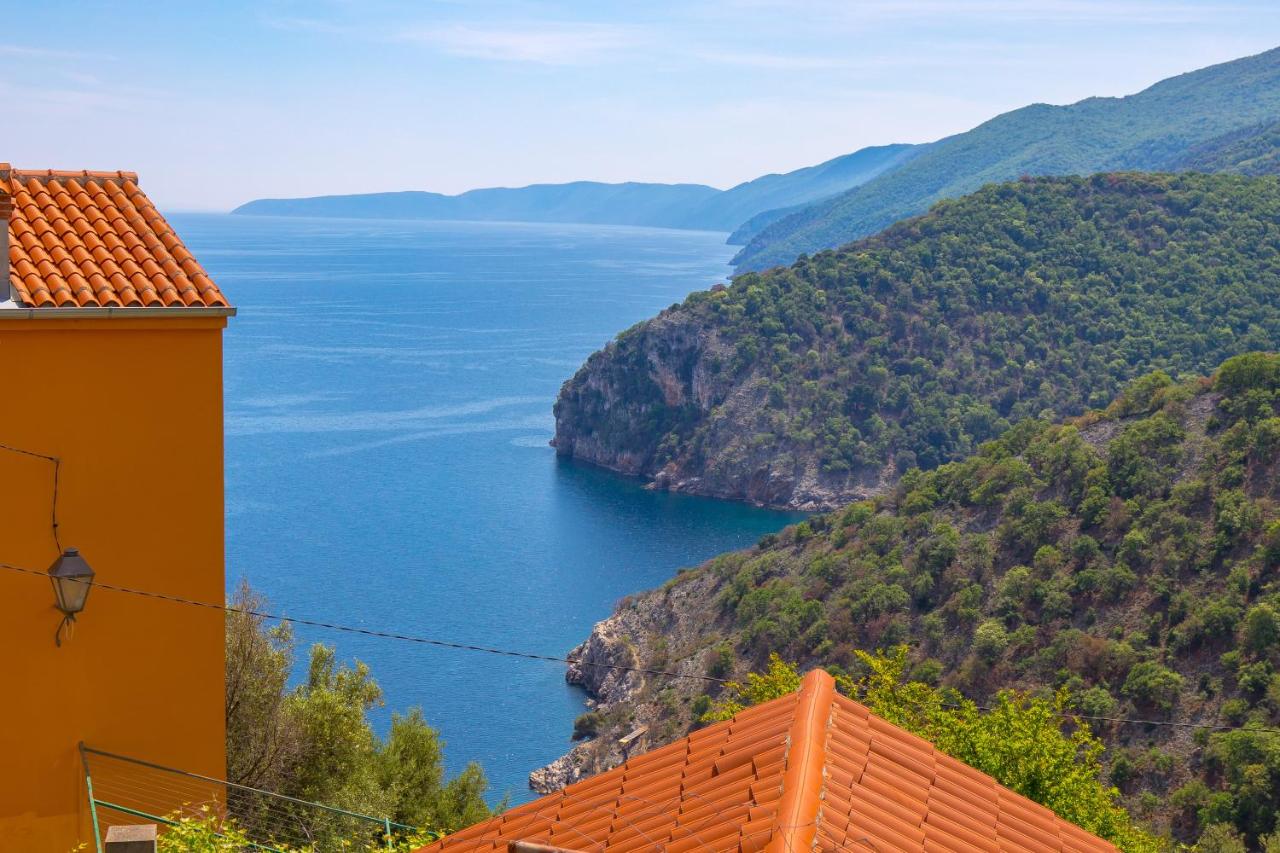 House Bajota with terrace and sea view - B&B Beli