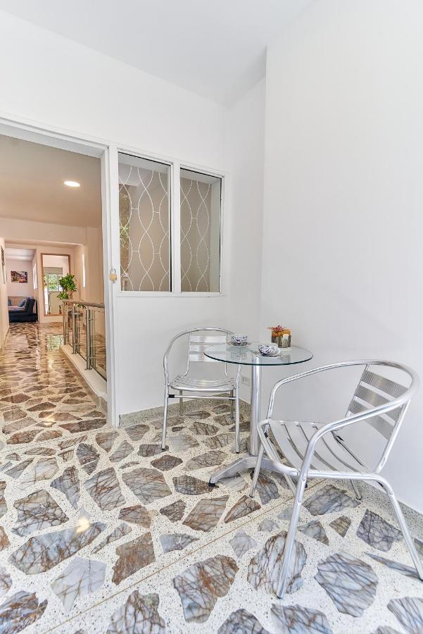 5STARHOMES - Hermosa casa con terraza en Laureles - B&B Medellín