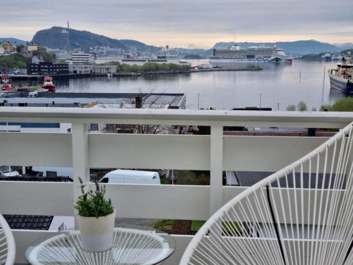 Apartments with parking and terrace - B&B