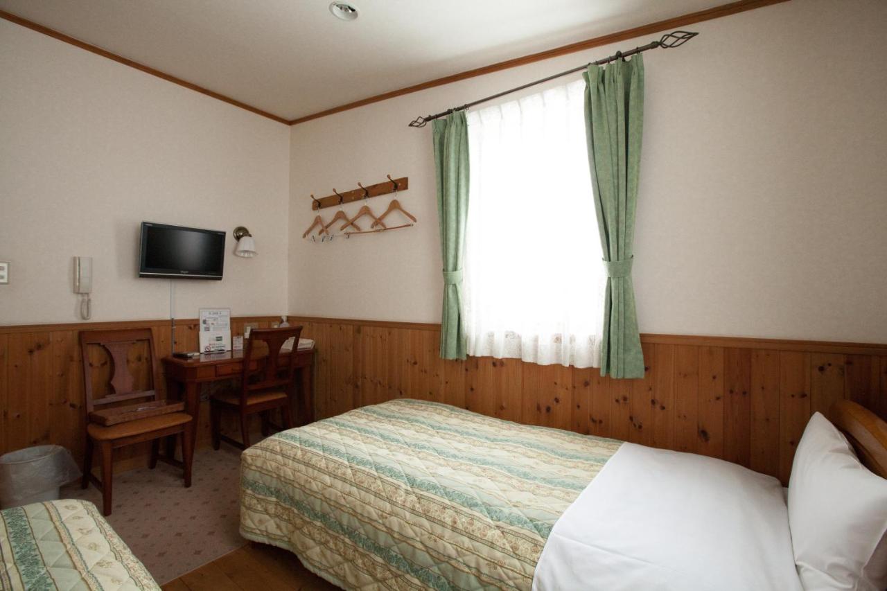 Twin Room with Shared Bathroom - Non-Smoking