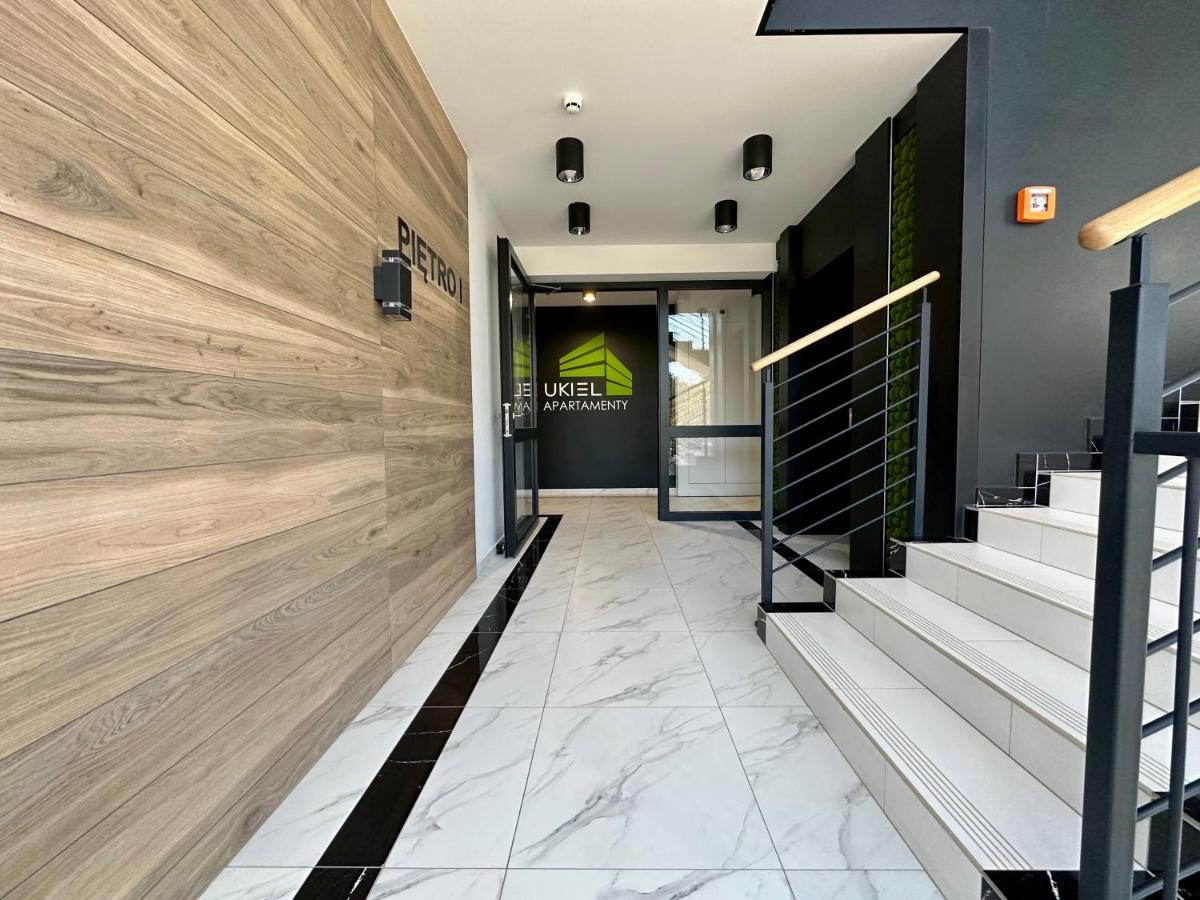 Apartament Ukiel No9 z prywatnym dostępem do jeziora i siłownią - Chambres d'hôtes Olsztyn