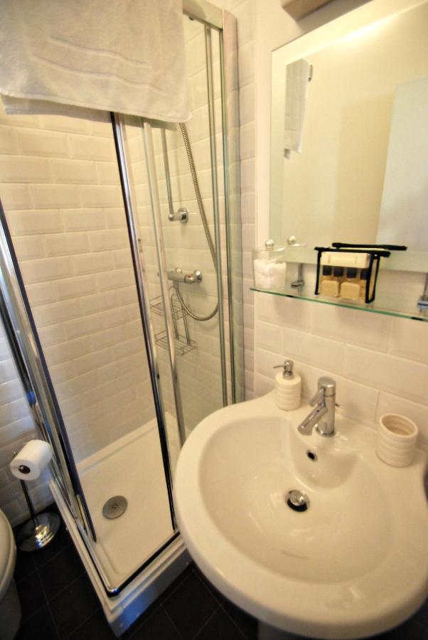 Large Double or Twin Room