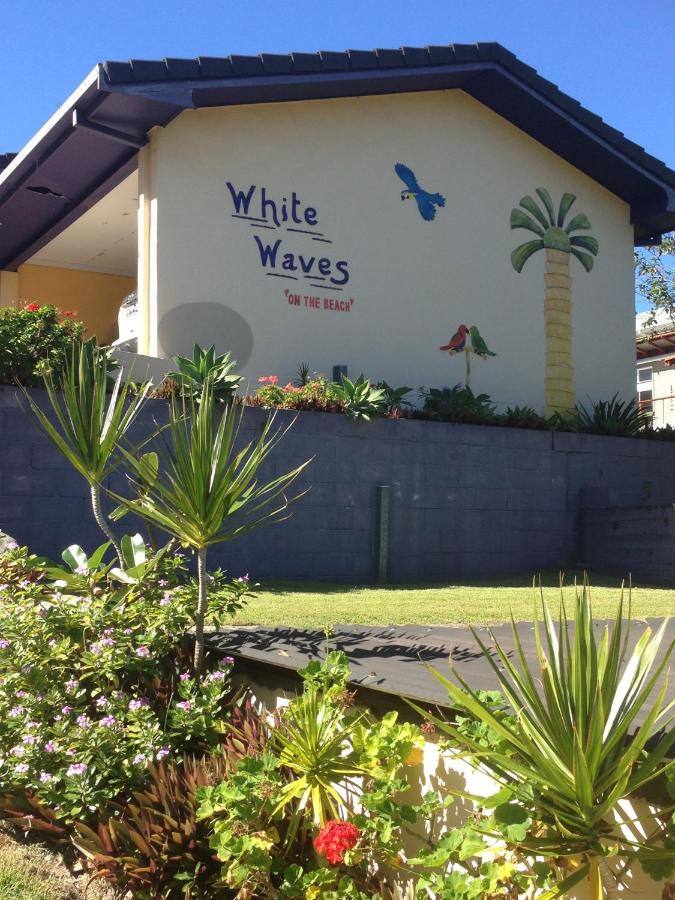 White Waves on the Beach - B&B