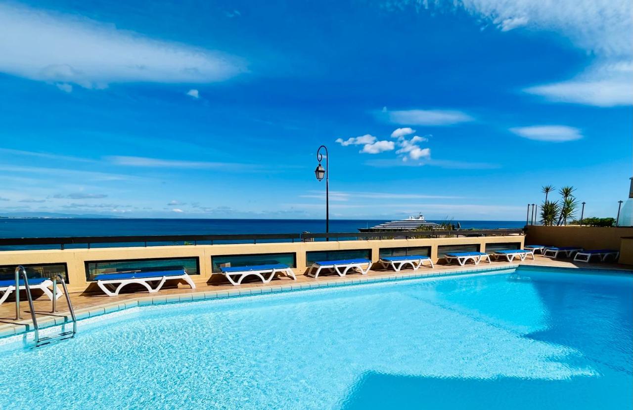 Vue exceptionnelle sur la baie de Collioure - Chambres d’hôtes
