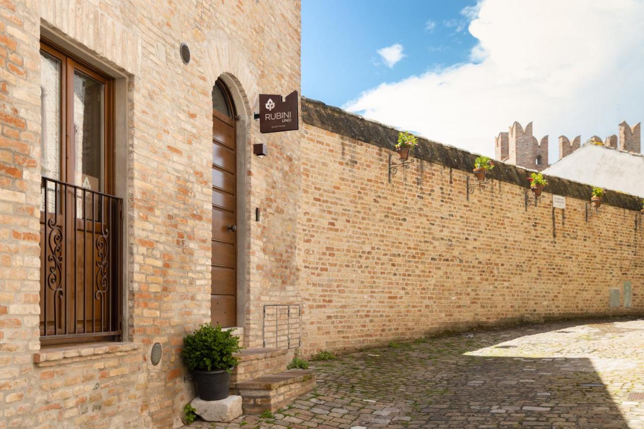 B&B Gradara - Rubini Uno Guest House - Bed and Breakfast Gradara