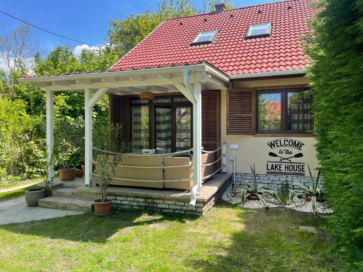 Lake House Siófok - Bed and Breakfast Siófok