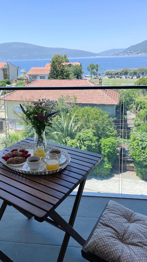 Tivat TOP privacy apartments Manor - Bed and Breakfast Tivat