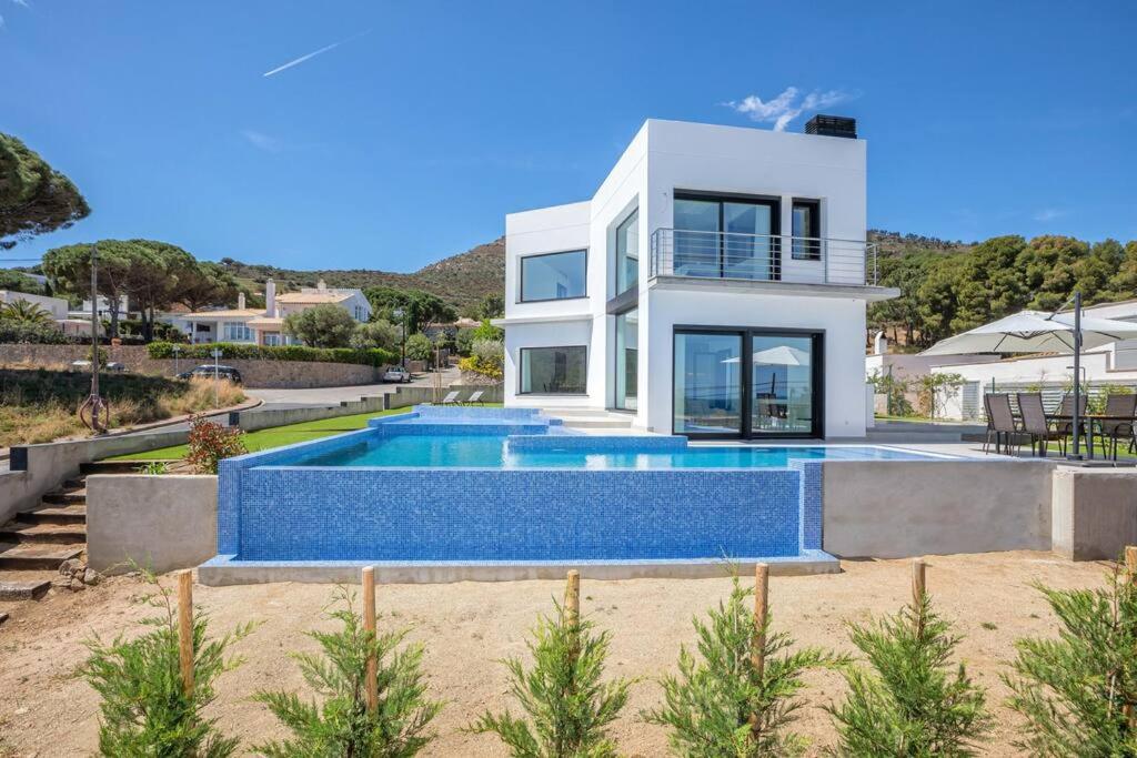 Sea views in Cap de Creus - Free WIFI - LUMEN HOUSE - Bed and Breakfast el Port de la Selva