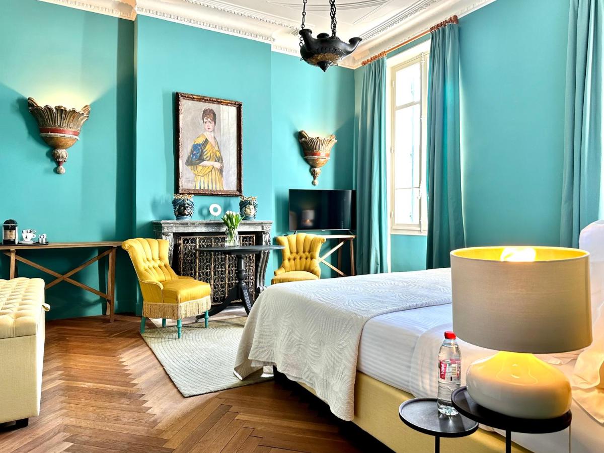 Camera Quadrupla Luxury