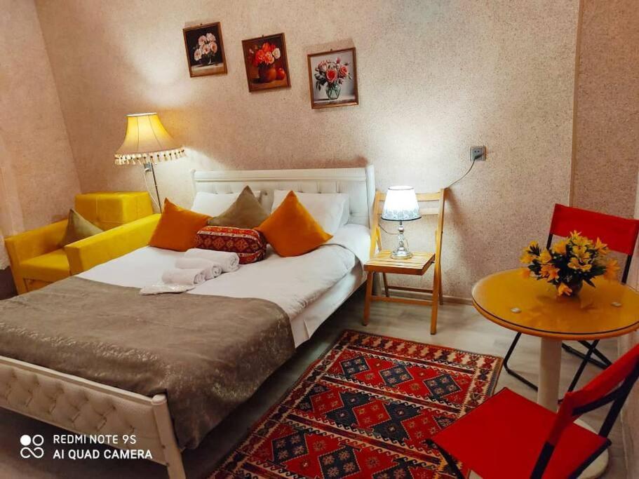 B&B Baku - LIVE-INN COZY & CENTRAL apartment with a LIFT, GARDEN & AIRPORT SHUTTLE - Bed and Breakfast Baku