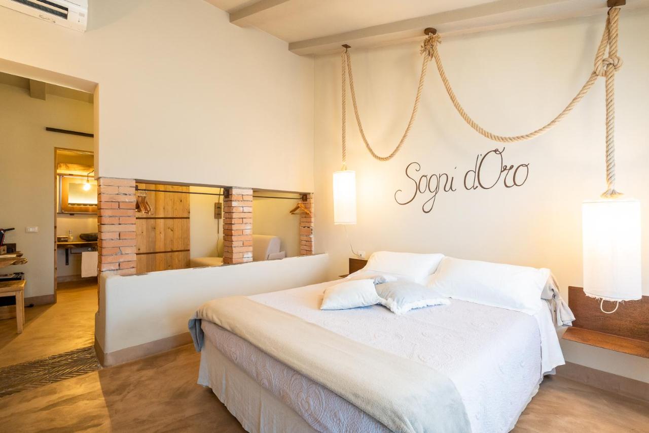 Dreibettzimmer mit Poolblick