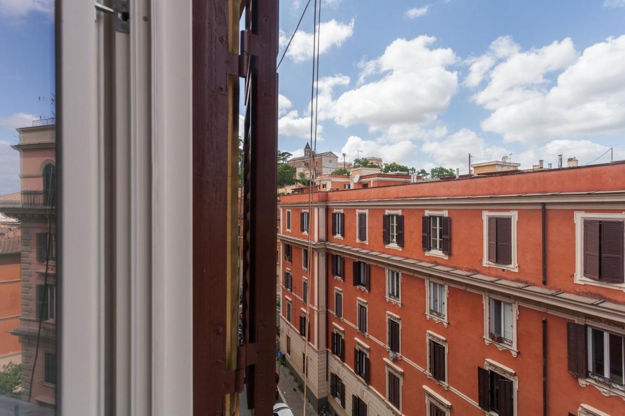 1 bdr apartments Ambio Suites Luxury Trastevere - Chambres d’hôtes Rome