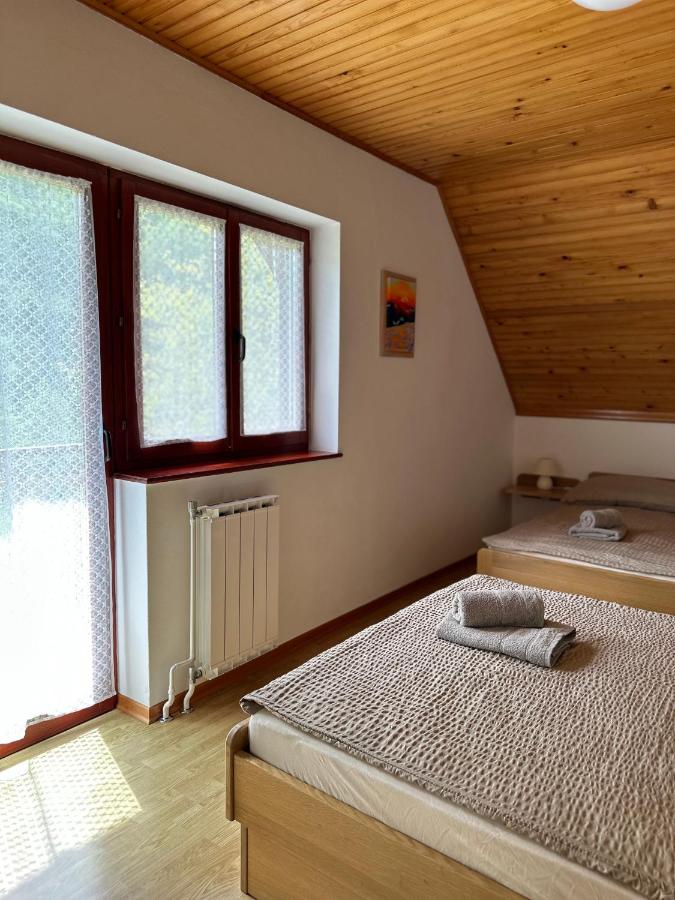 Apartment with Mountain View