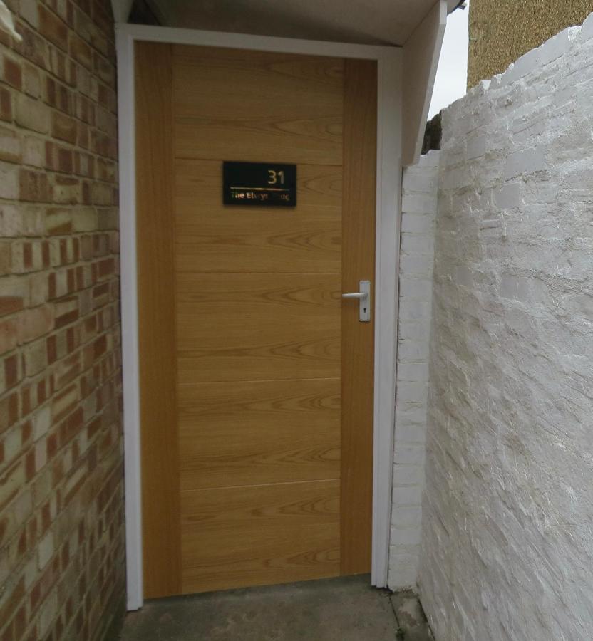 31 Elwyn Snug - Bed and Breakfast