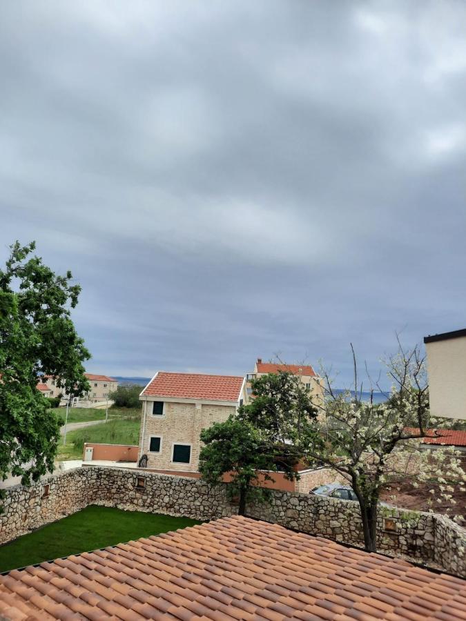 Castello Exclusive rooms with breakfast - by TA Leut Agency - B&B Privlaka