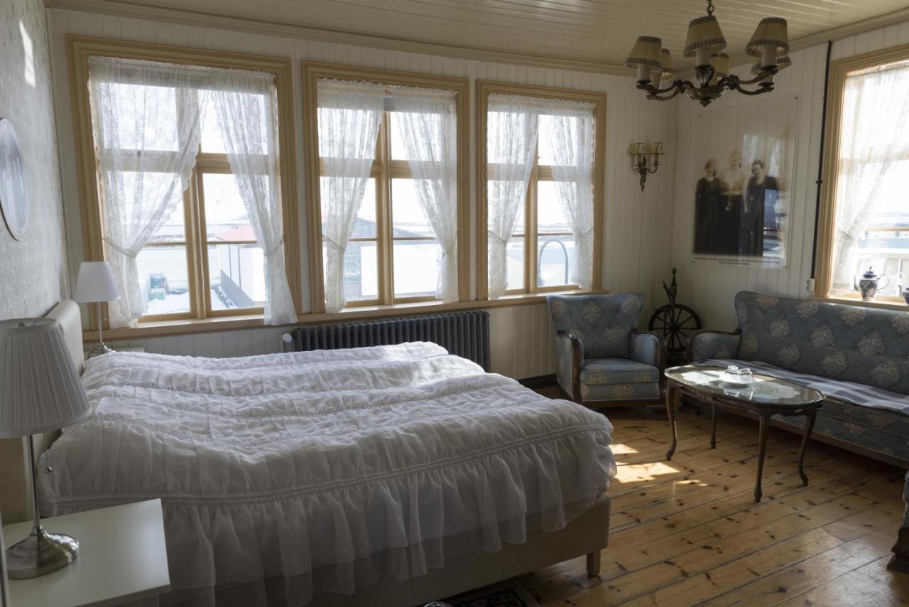 Suite Angolare con Bagno in Comune