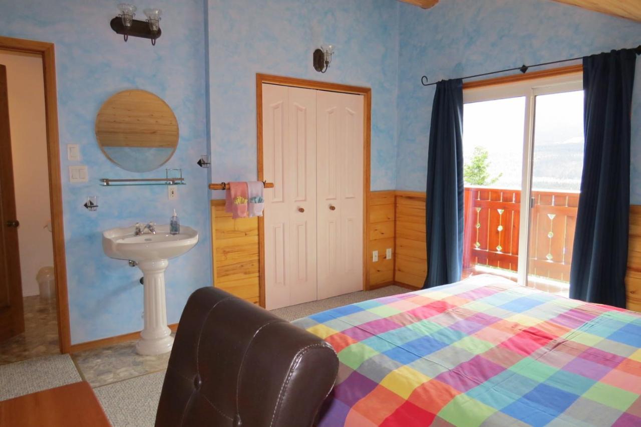 Mountain View Room #1