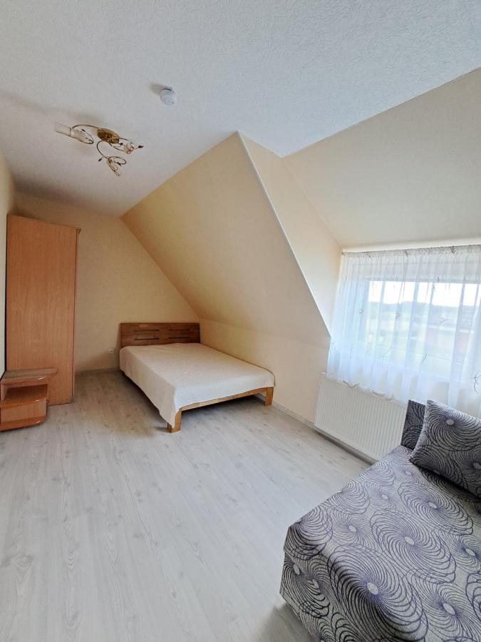 Camera Matrimoniale con Letto Supplementare