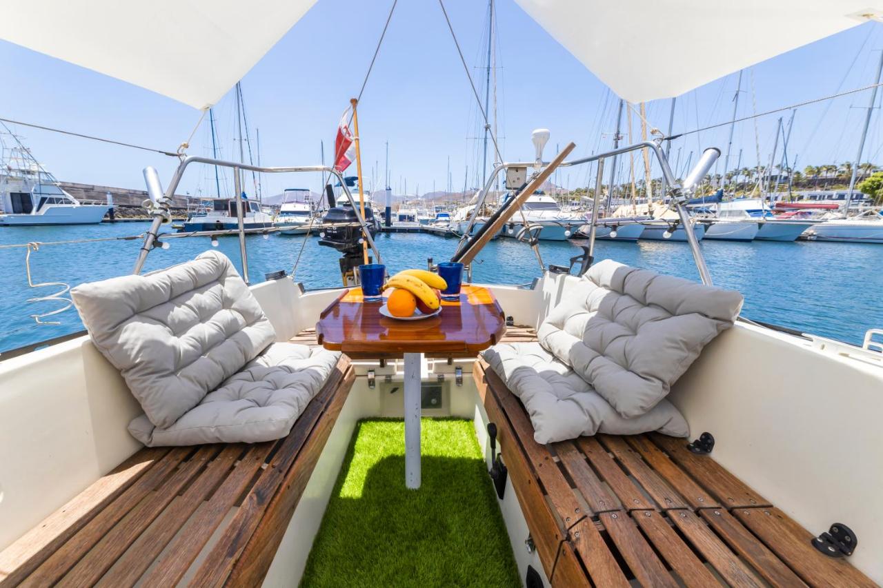 B&B Puerto Calero - Seaside Chill-out Stay on a Sail Yacht - Bed and Breakfast Puerto Calero