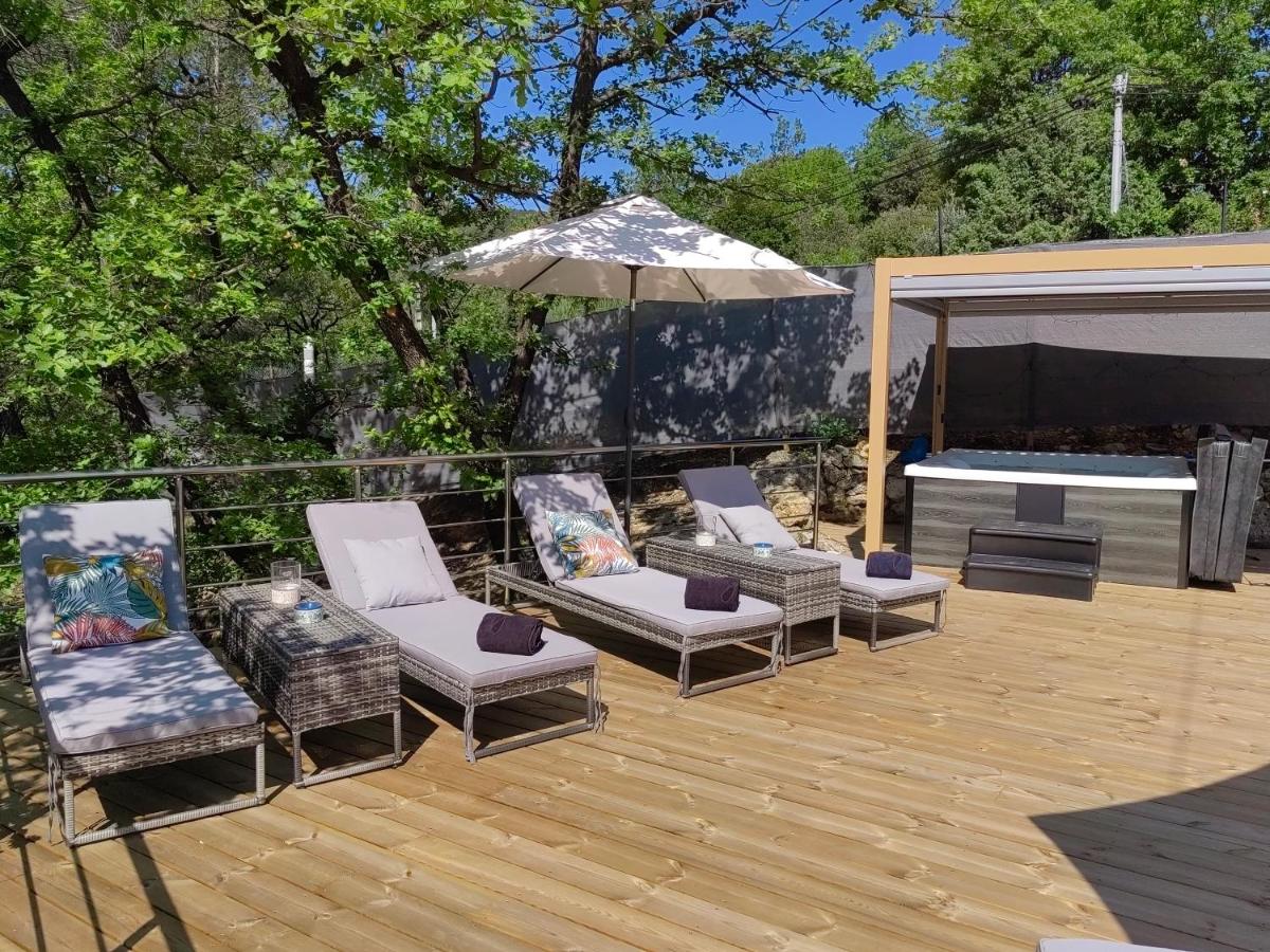 Double Room with Private External Bathroom