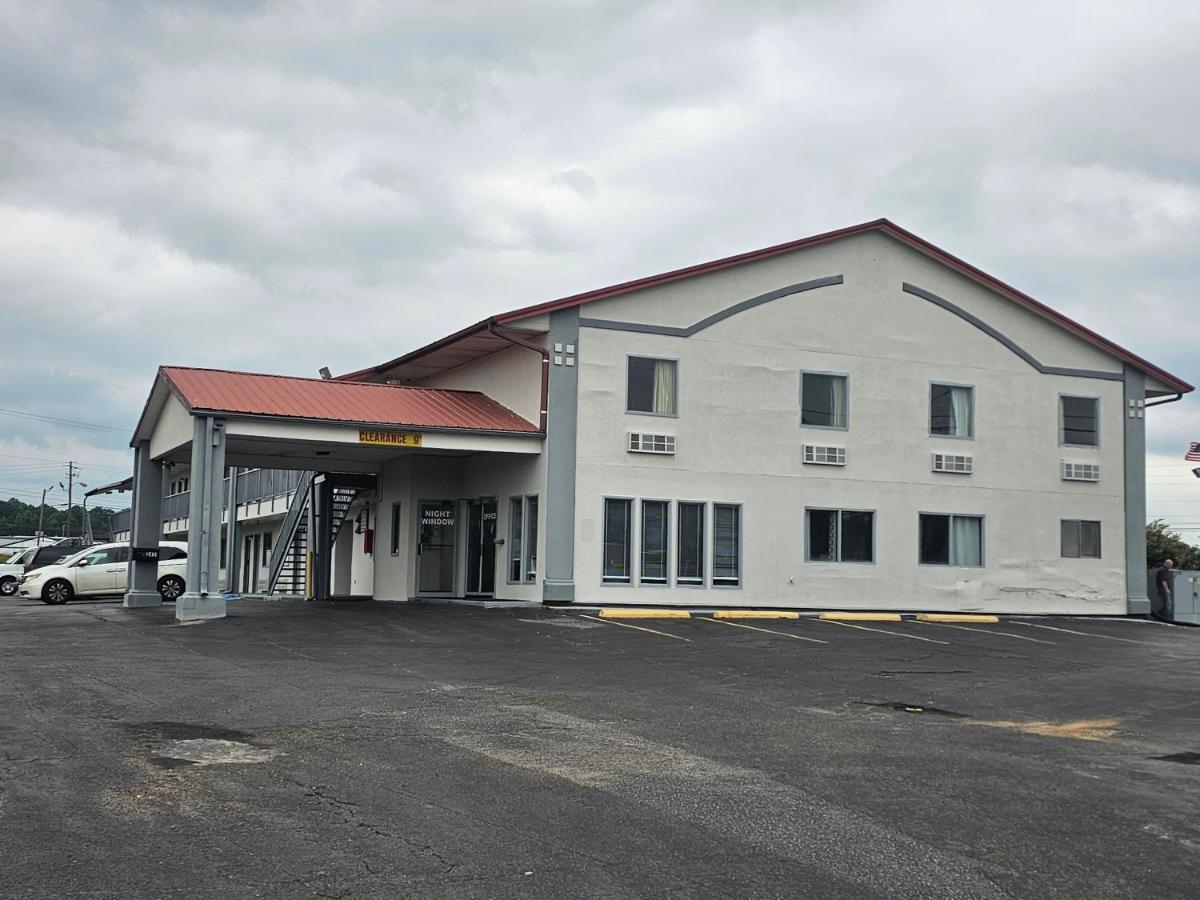budgetel Inn & Suites - B&B Moody