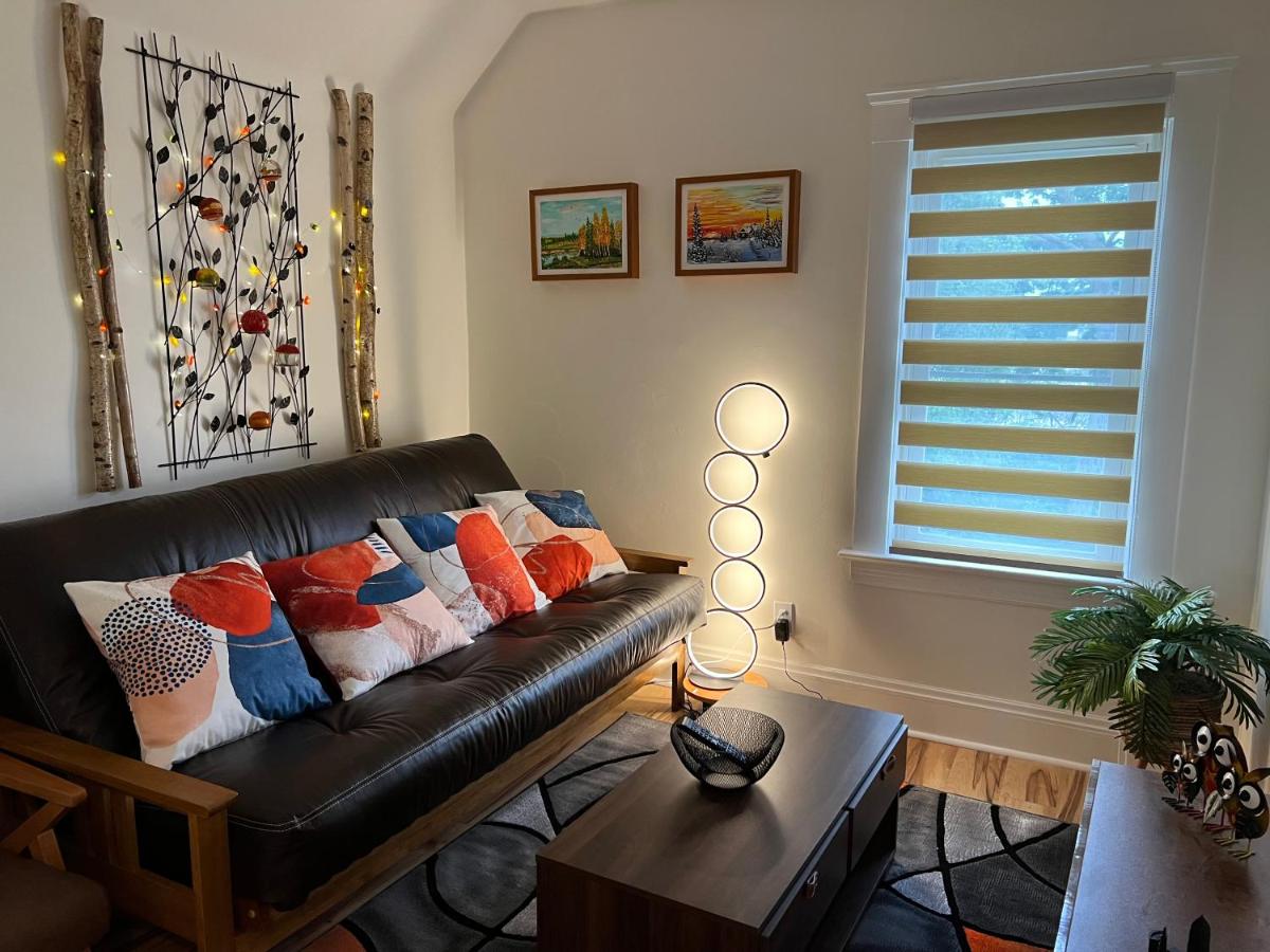 Trendy in Tremont, Cleveland (Upper) - B&B Cleveland