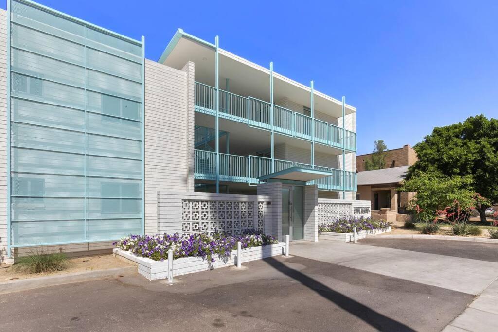 Prime DTPH Location w Pool - B&B