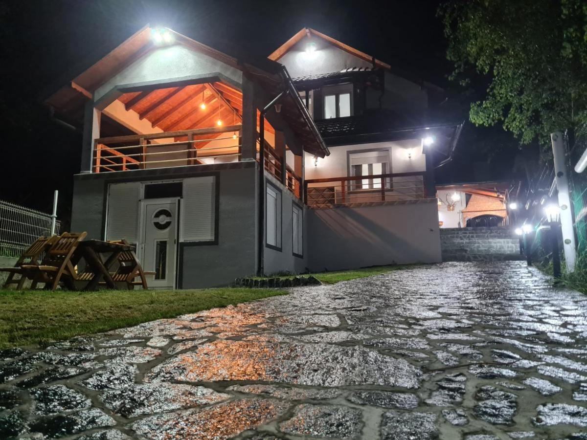 B&B Despotovac - Vila Dimitrijevic Lisine - Bed and Breakfast Despotovac