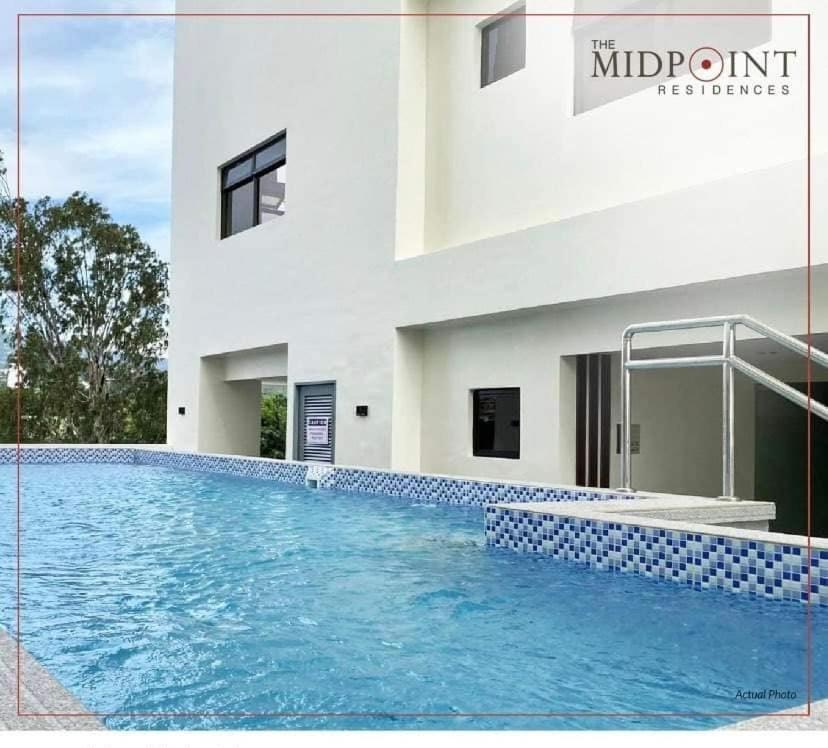 The Midpoint Residences - Bed and Breakfast Mandaue City