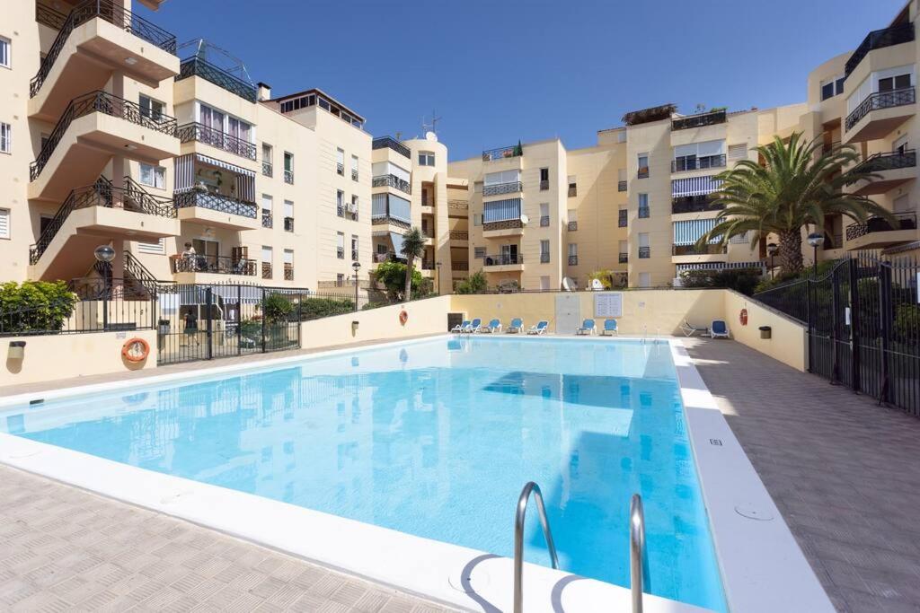 Sunnyland apartment arona - B&B