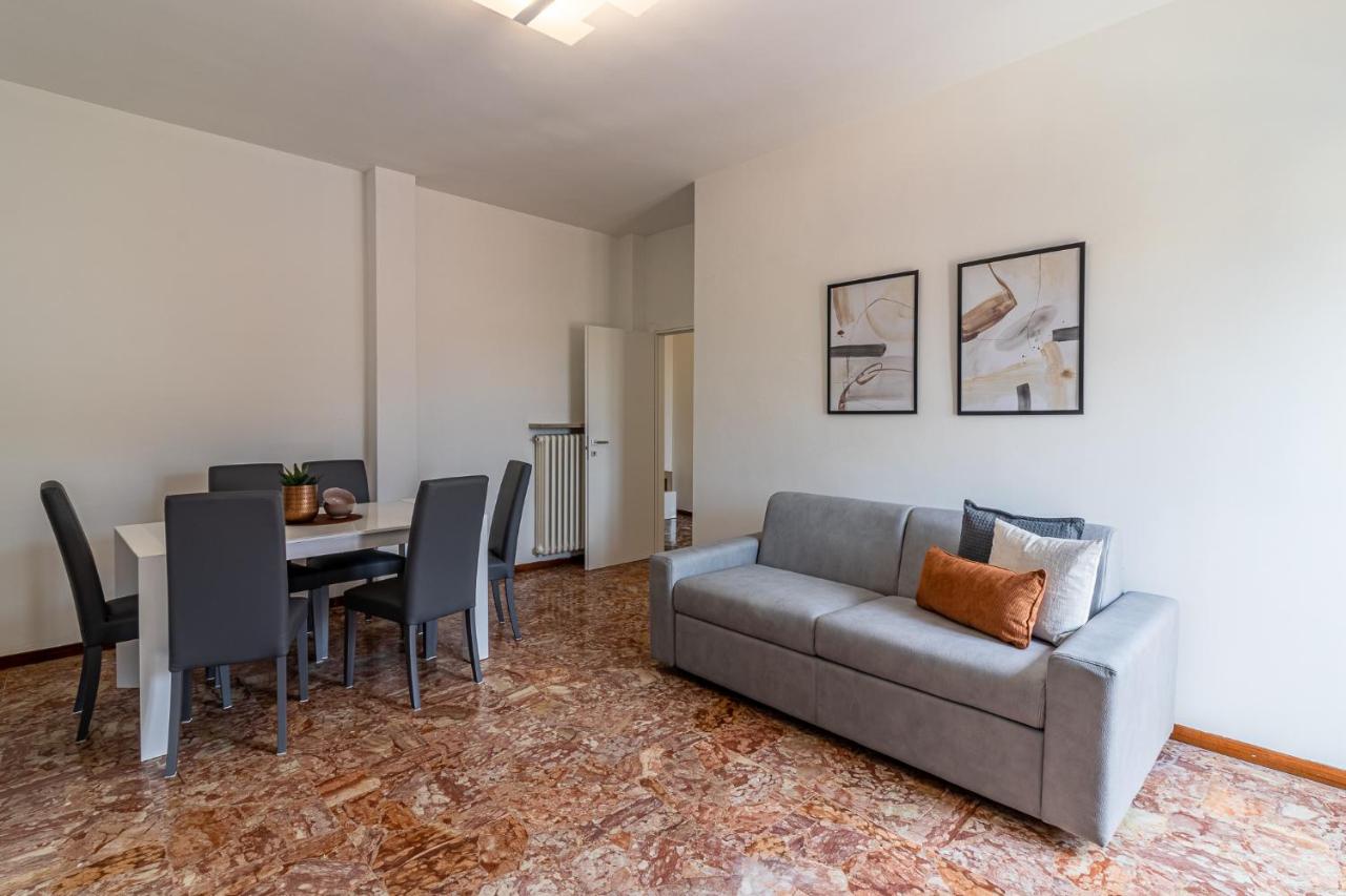 B&B Ferrare - Fiera di Ferrara Huge Apartment x7! - Bed and Breakfast Ferrare