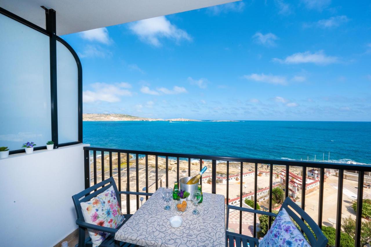 B&B San Pawl il-Baħar - Islet Promenade Seafront 1 Bedroom Apartment with 2 seaview balconies by Getawaysmalta - Bed and Breakfast San Pawl il-Baħar