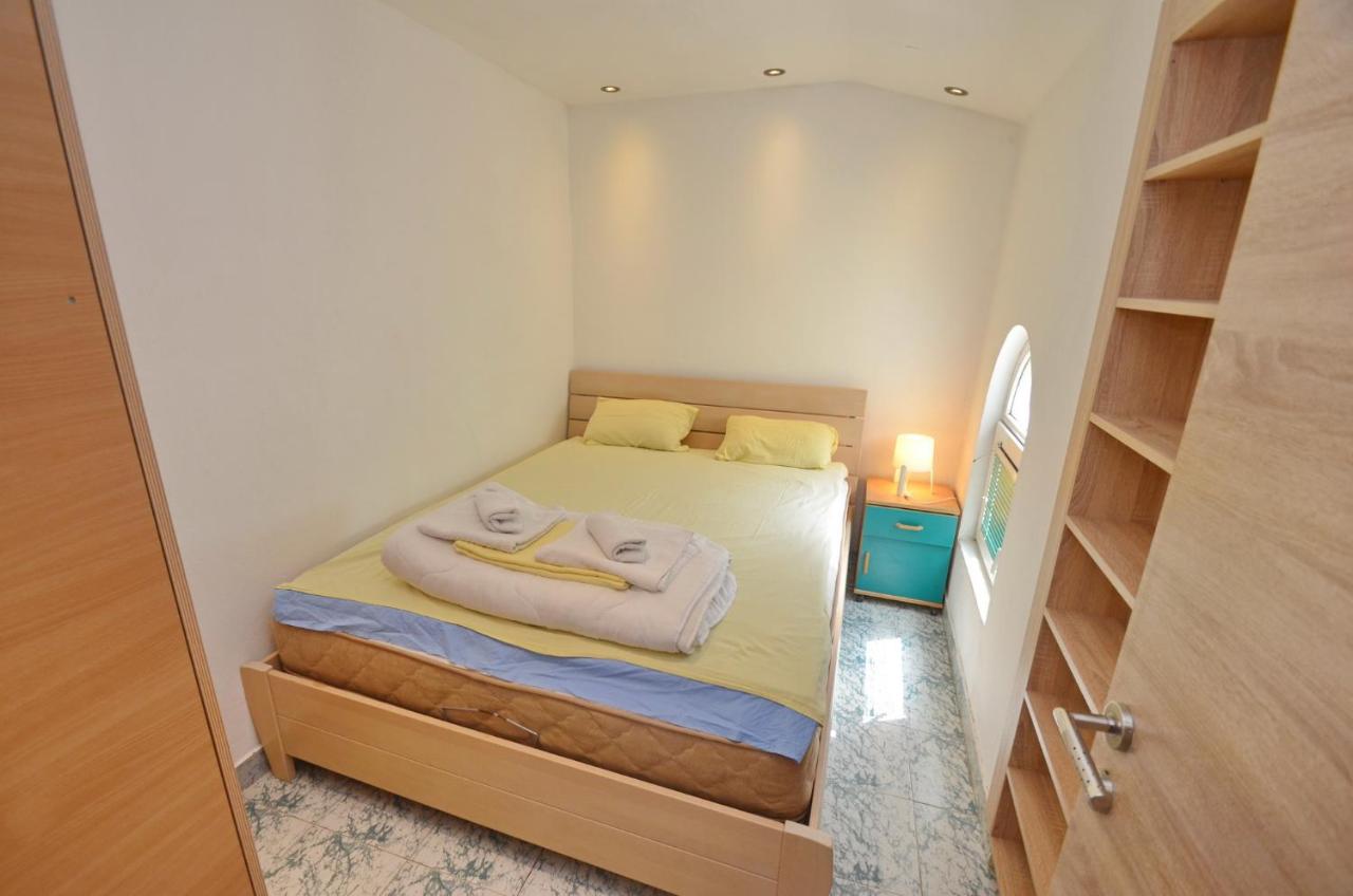 Apartment mit Terrasse