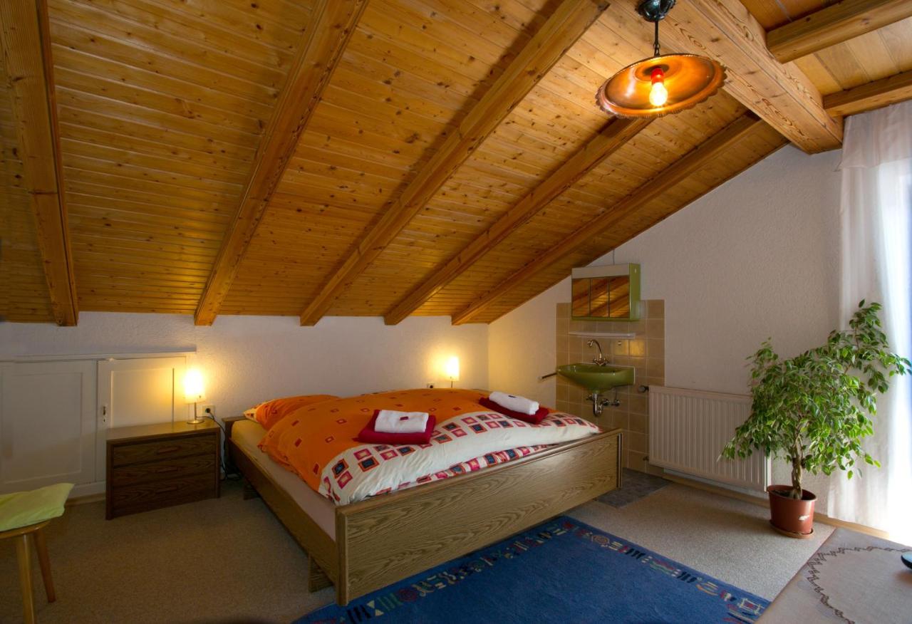 Family Room (6 Adults)