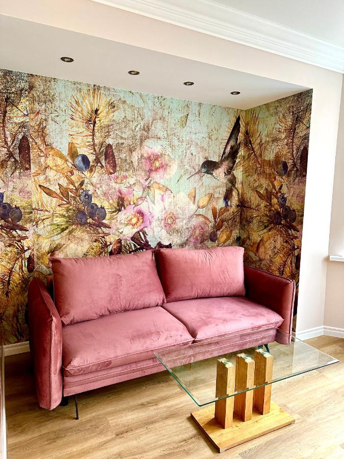 The Pearl of the Historical center 55m 1 to 5 pers Self check in - B&B Riga