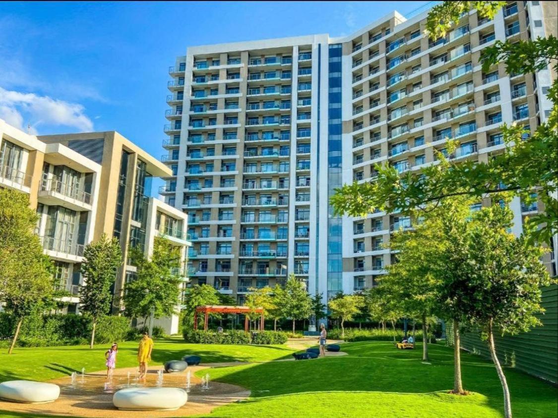 Menlyn Maine Trilogy Apartment 1221 - B&B Pretoria