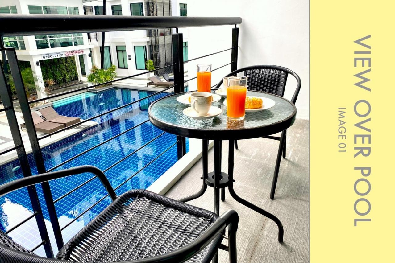 B&B Ban Kamala - Stylish 2-bedroom Condo w. Pool View - Bed and Breakfast Ban Kamala