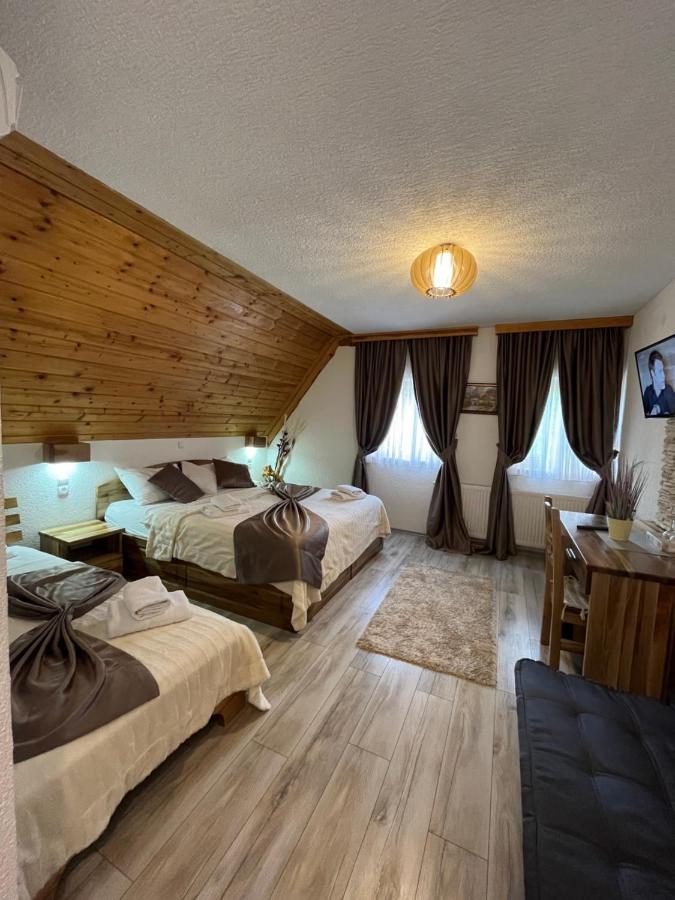 B&B Plitvica Lakes - Rustic Inn River 2 - Bed and Breakfast Plitvica Lakes