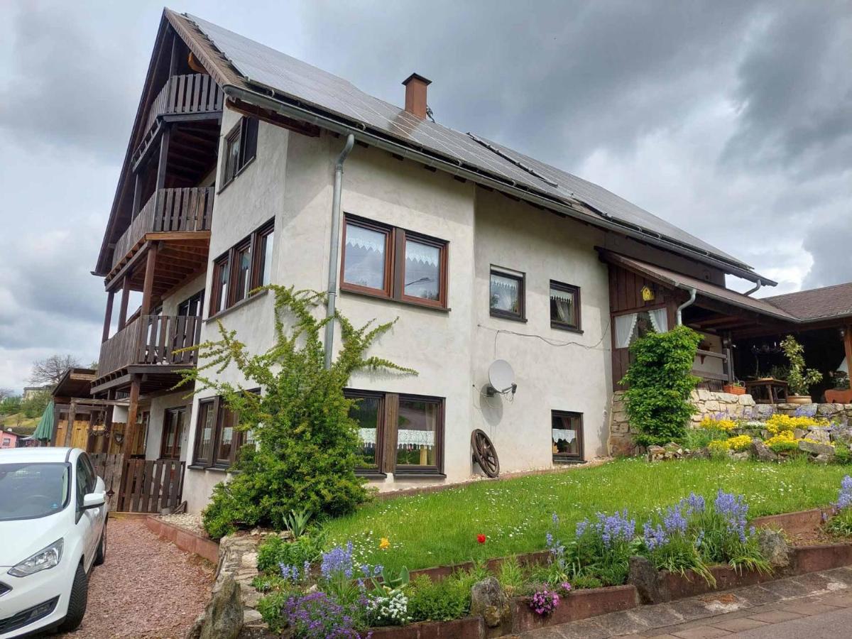 B&B Wadern - Ferienwohnung Eisbach Lamas - Bed and Breakfast Wadern