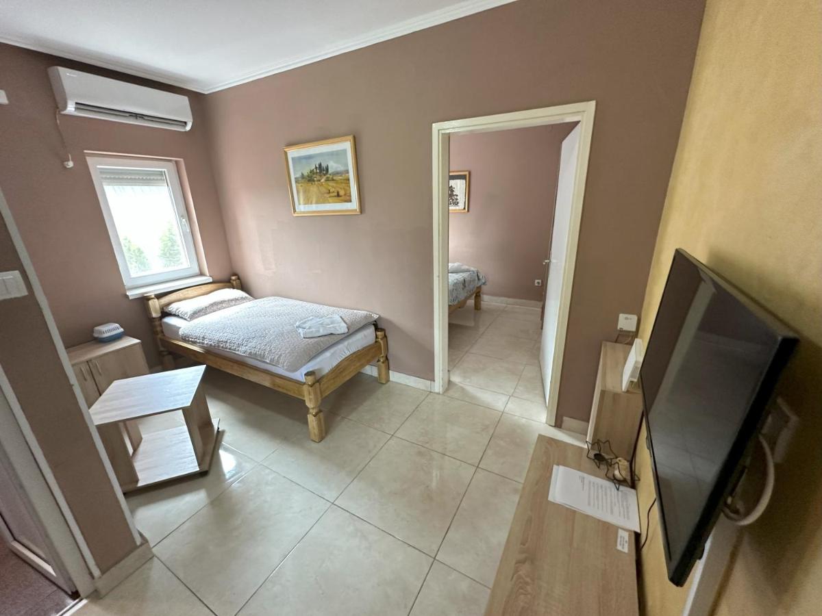 Chambre Triple avec Salle de Bains Privative