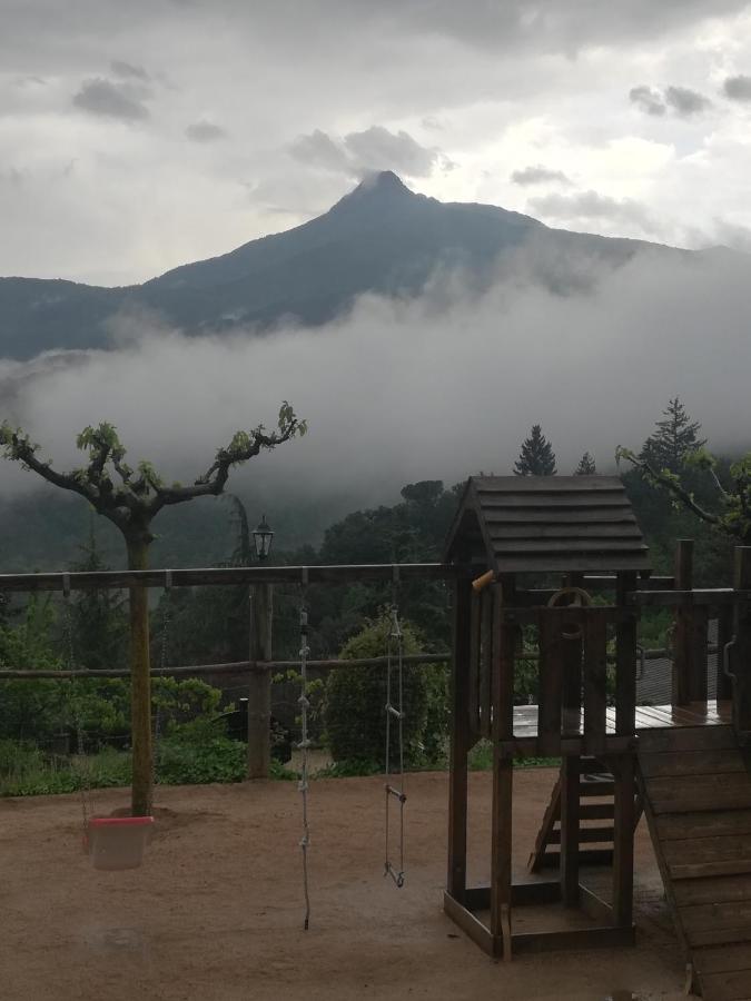 Apartment with Mountain View