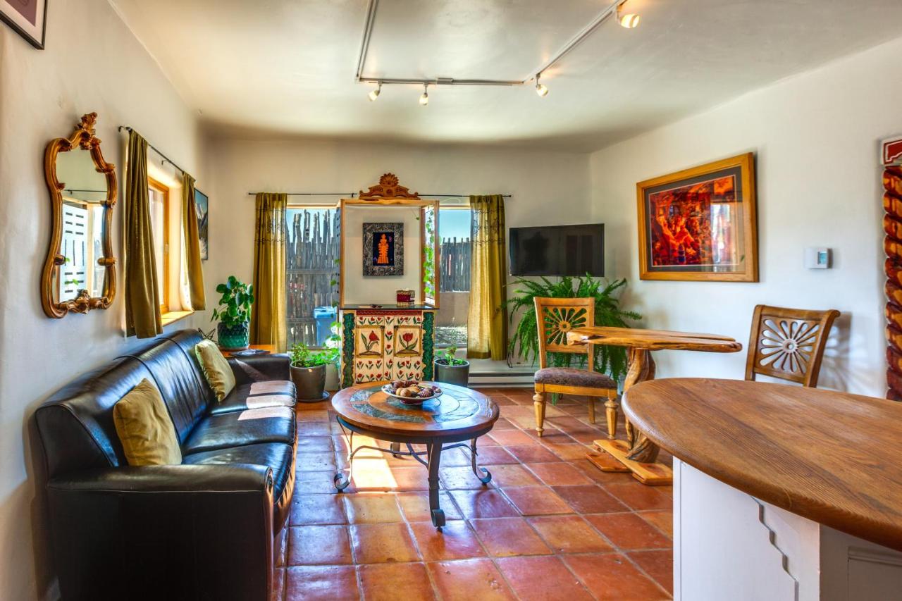 El Prado Couples Escape with Hot Tub! - B&B
