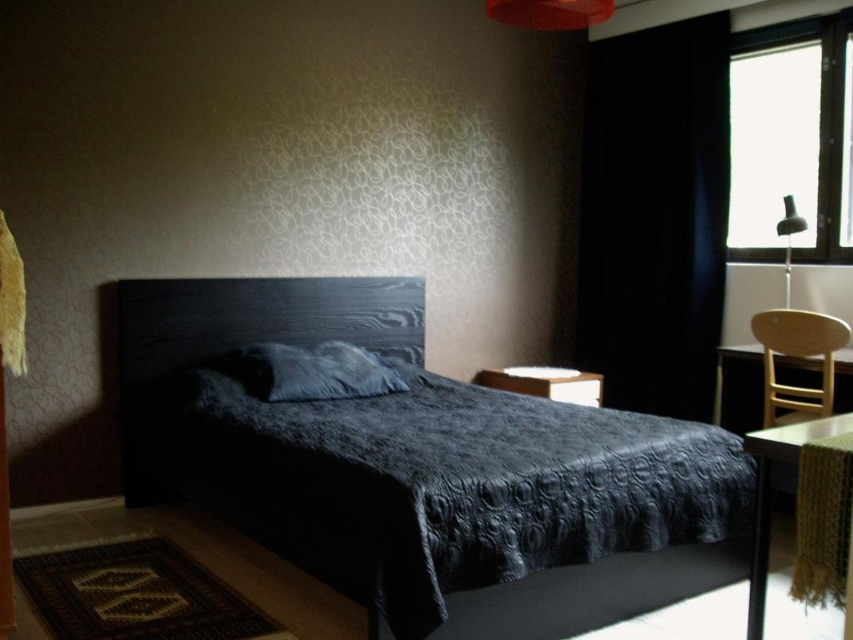 21 minutes from Helsinki city - smaller room - B&B