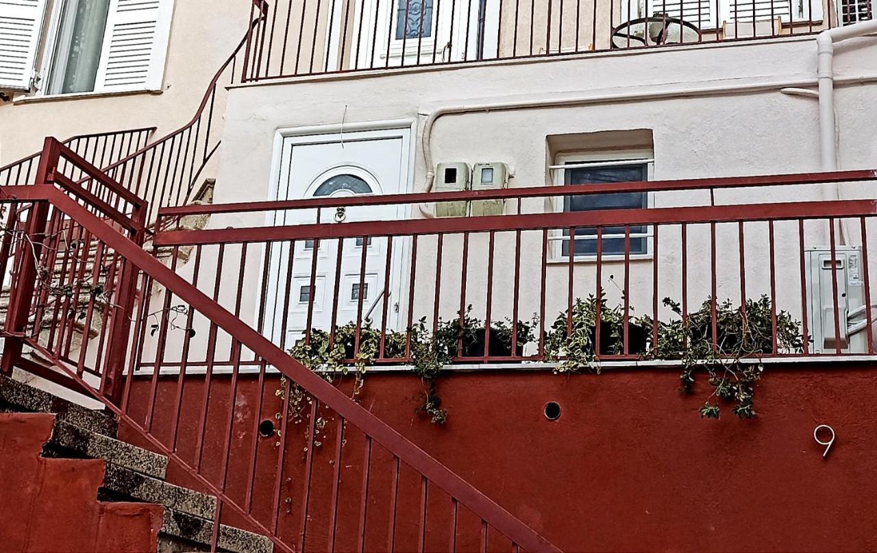 Athina's little apartment - B&B Salónica