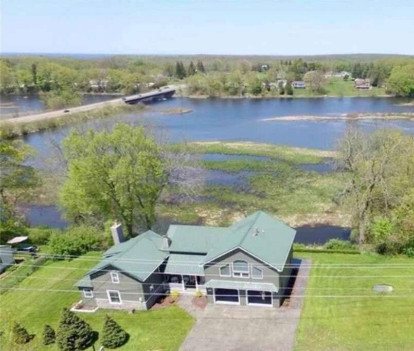 Salmon River View - Chambres d’hôtes