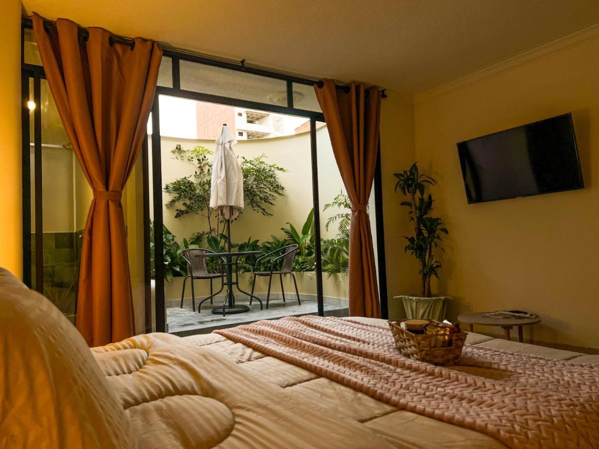 B&B Medellín - Cozy Haven, A Relaxing Living Room Retreat - Bed and Breakfast Medellín