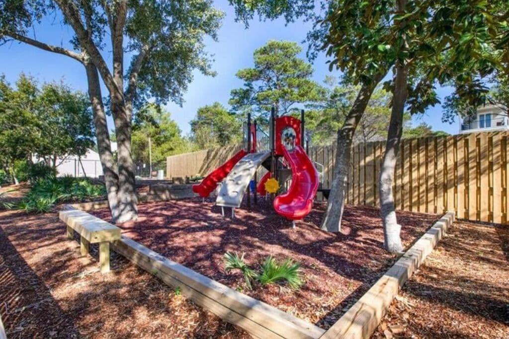 Gated Gulf Front Condo in Hidden Dunes Beach & Tennis Resort - B&B Destin