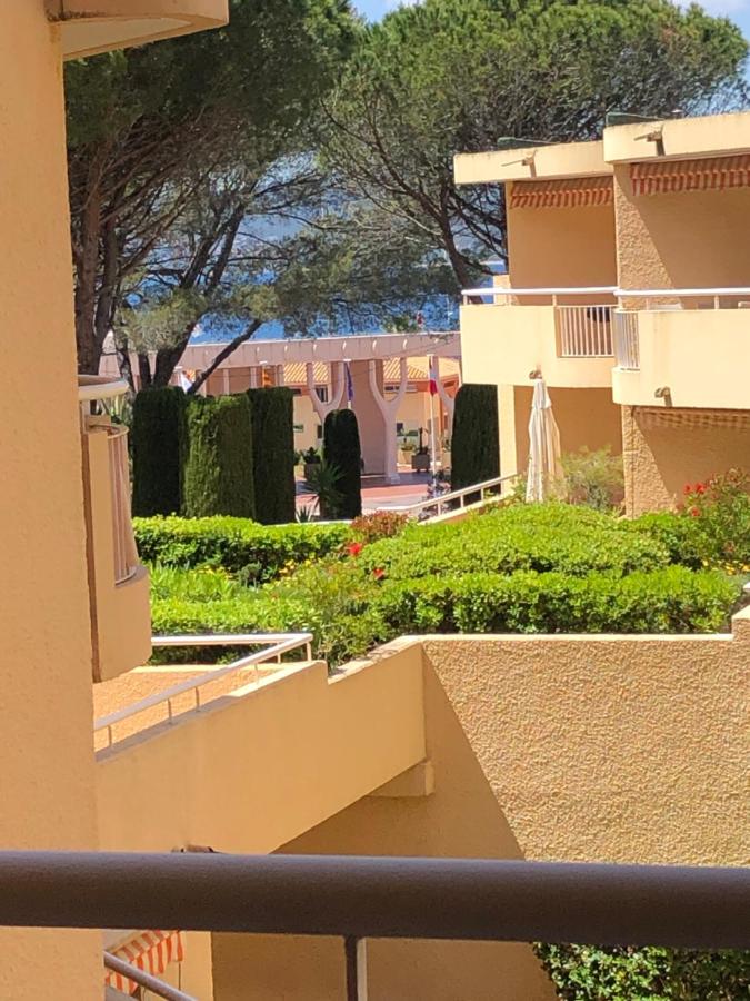 Un grand studio face au port de Santa Lucia - Ferienwohnung