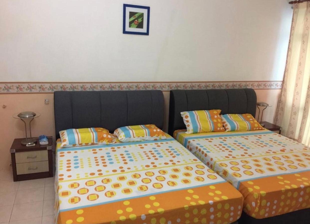 B&B Lumut - Marina Cove Homesty Candy Home - Bed and Breakfast Lumut