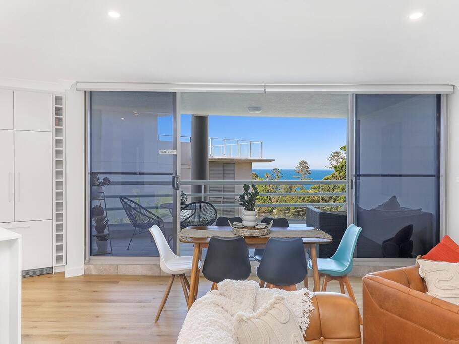 B&B Wollongong - Lavish 3-bedroom ocean apartment in Wollongong - Bed and Breakfast Wollongong